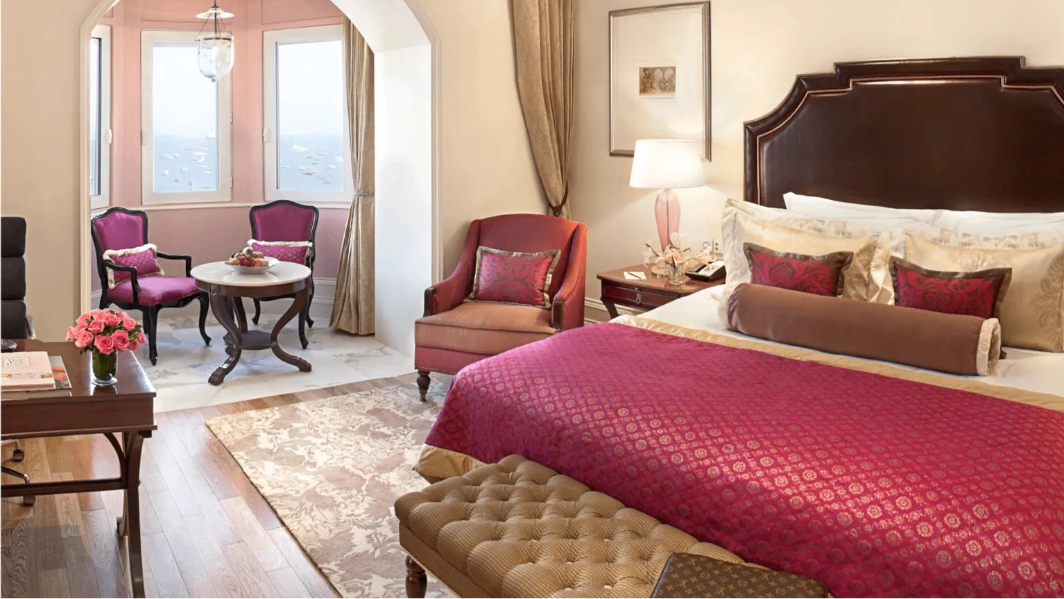 LUXURY GRANDE ROOM SEA VIEW KING BED